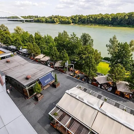 Adm Promenade - Parking Lejlighed Bratislava