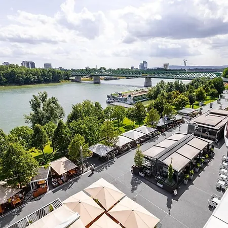 Adm Promenade - Parking *