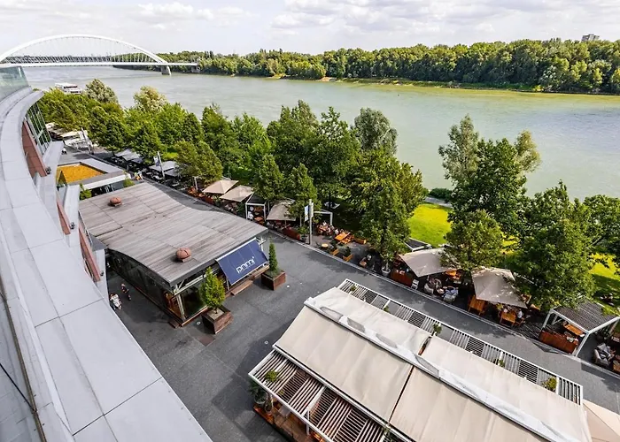 Adm Promenade - Parking Lägenhet Bratislava