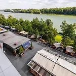 Adm Promenade - Parking Apartment Bratislava