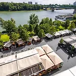 Apartment Adm Promenade - Parking