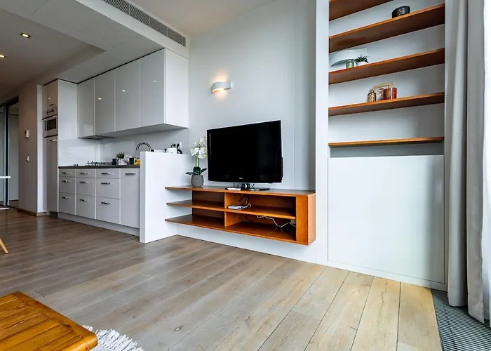 Adm Promenade - Parking Apartment *